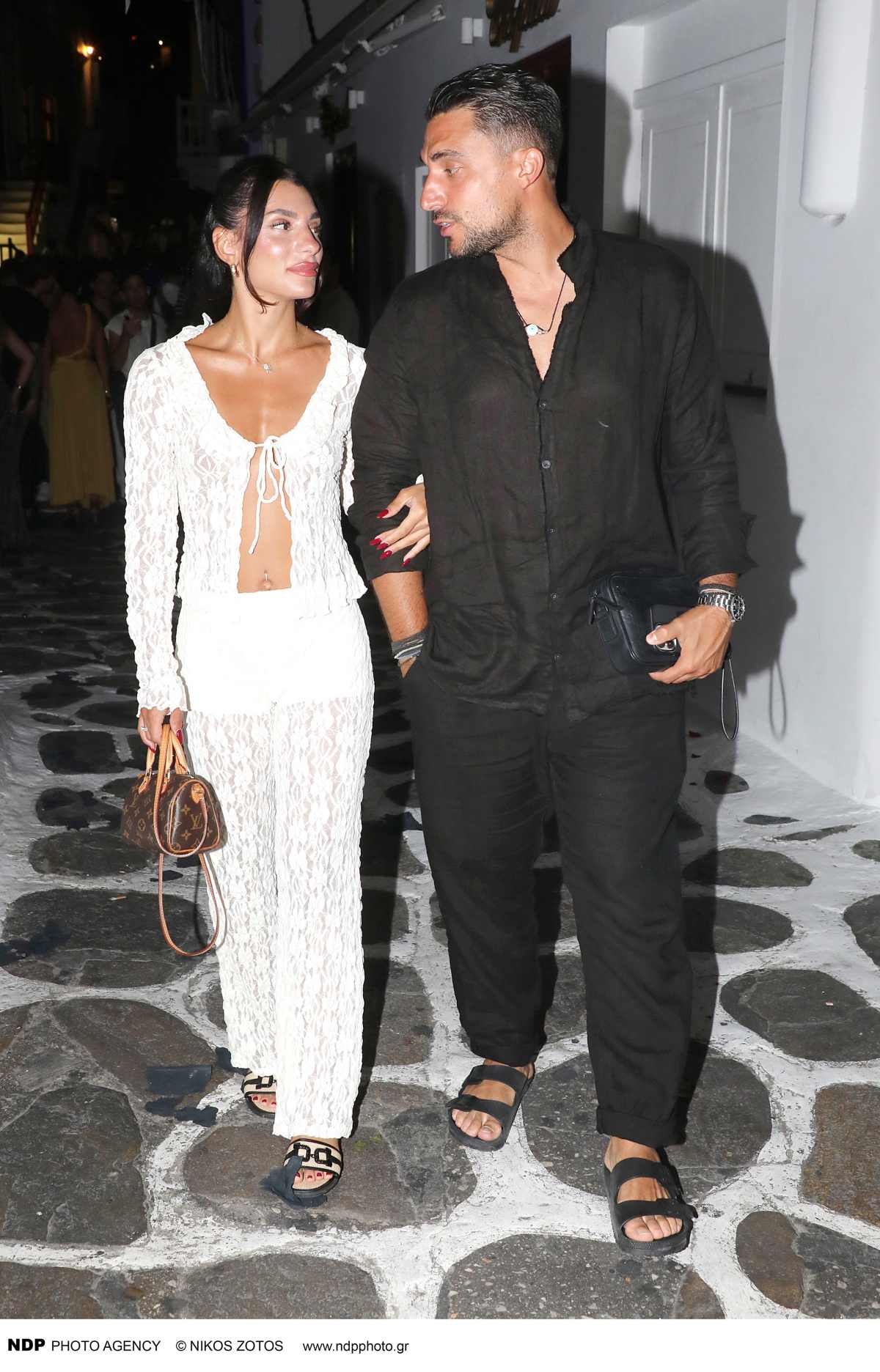 Η Μαριαλένα Ρουμελιώτη και ο Σάκης Κατσούλης στη Μύκονο