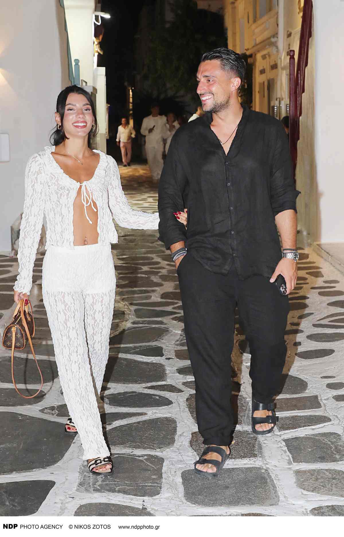 Η Μαριαλένα Ρουμελιώτη και ο Σάκης Κατσούλης στη Μύκονο