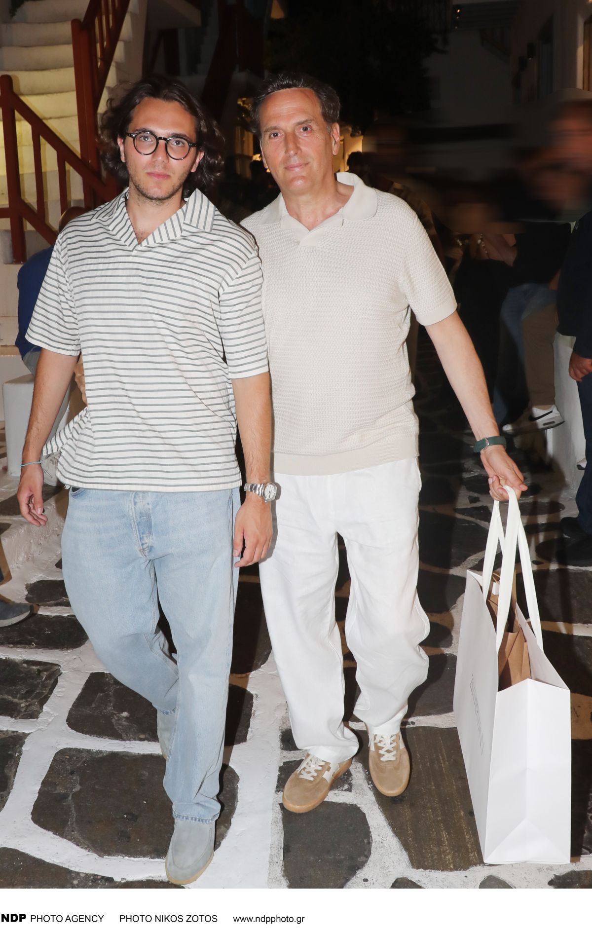 Ο Μιχάλης Δημητρακόπουλος και ο γιος του στη Μύκονο