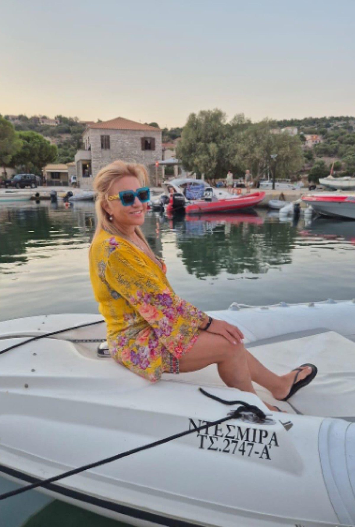 Η Δέσποινα Μοιραράκη σε σκάφος στο Ιόνιο