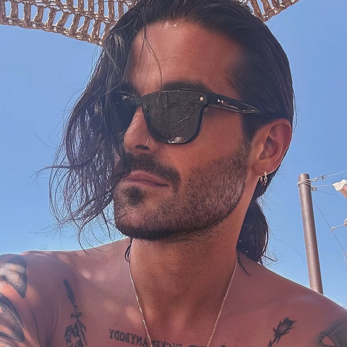 Ο Άρης Μουγκοπέτρος στην παραλία