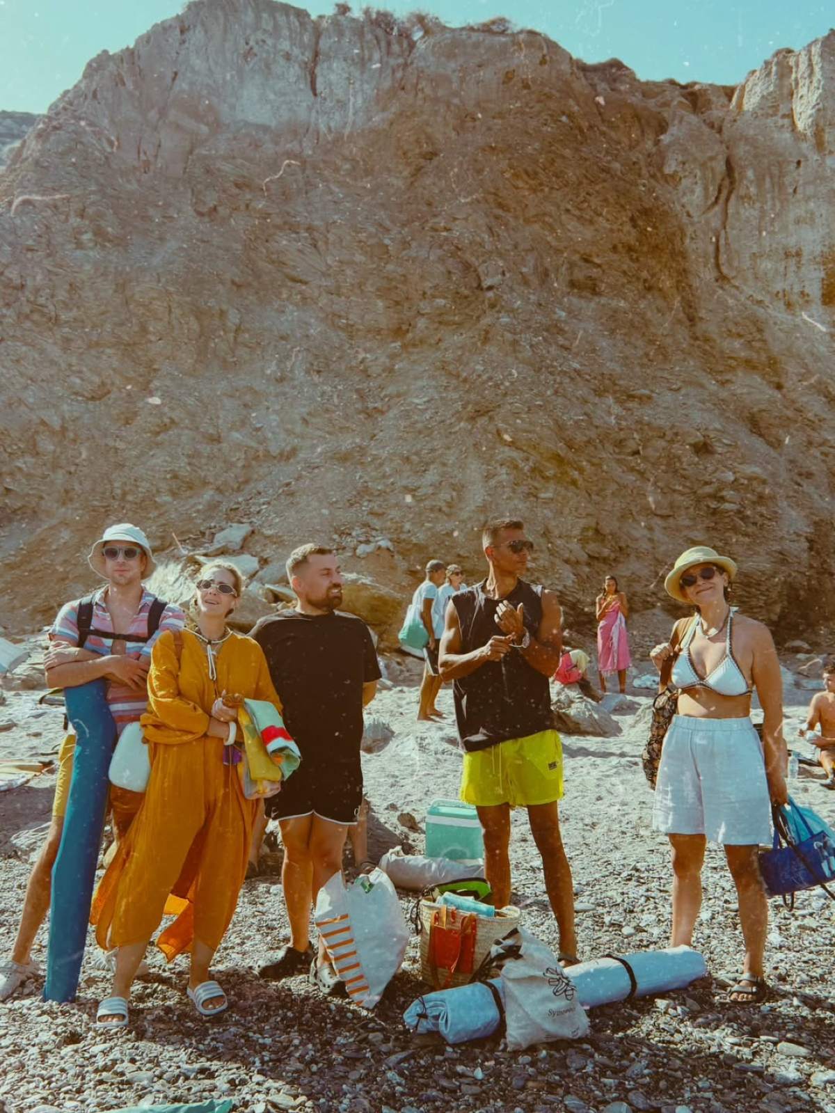 Η Νατάσα Μποφίλιου στην Φολέγανδρο με τους φίλους της