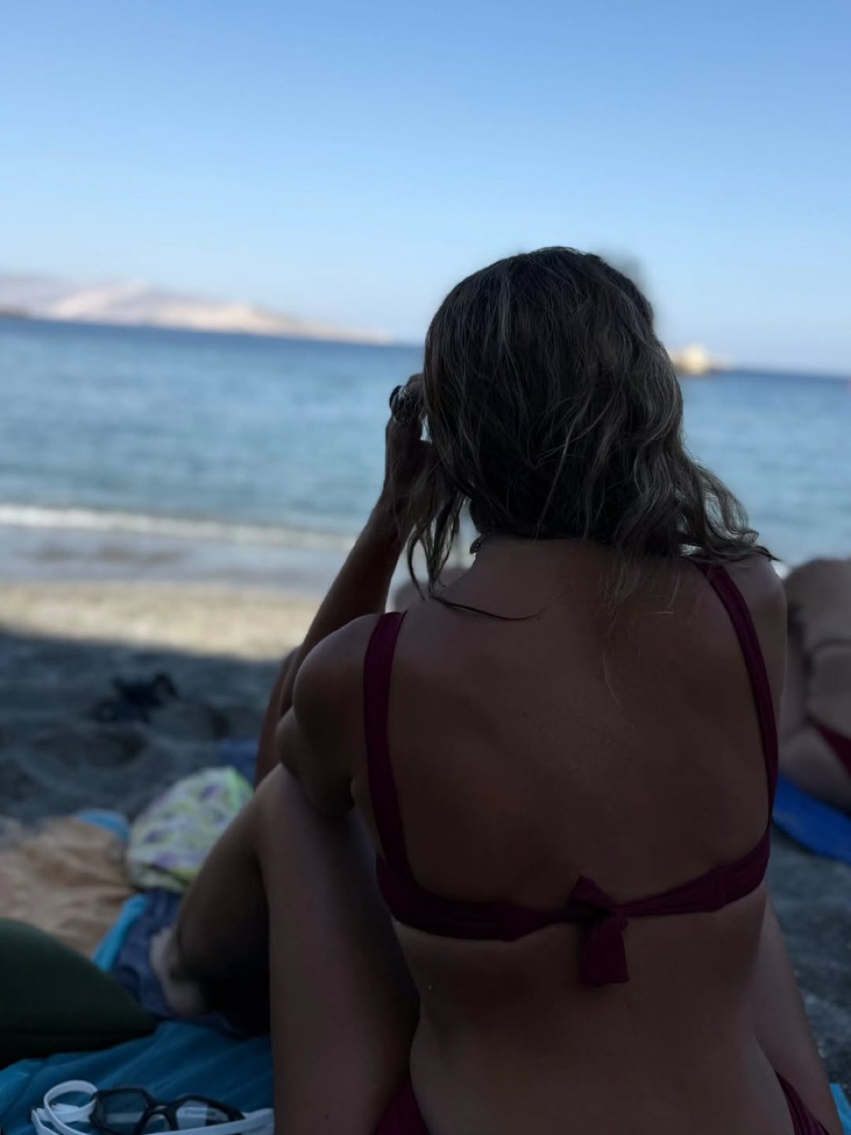 Η Νατάσα Μποφίλιου στην Φολέγανδρο με μαγιό