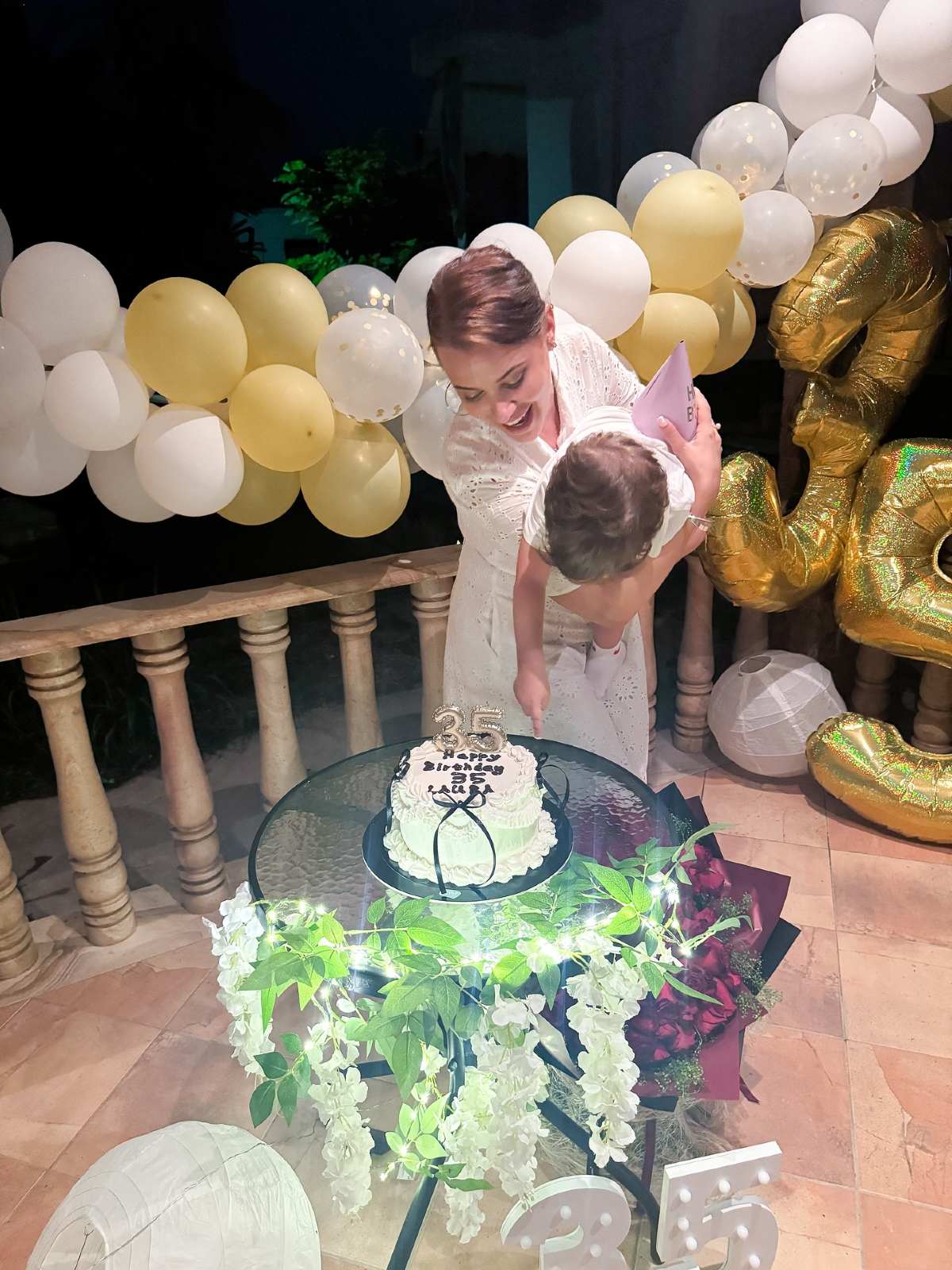 Η Λάουρα Νάργες στο πάρτι γενεθλίων της