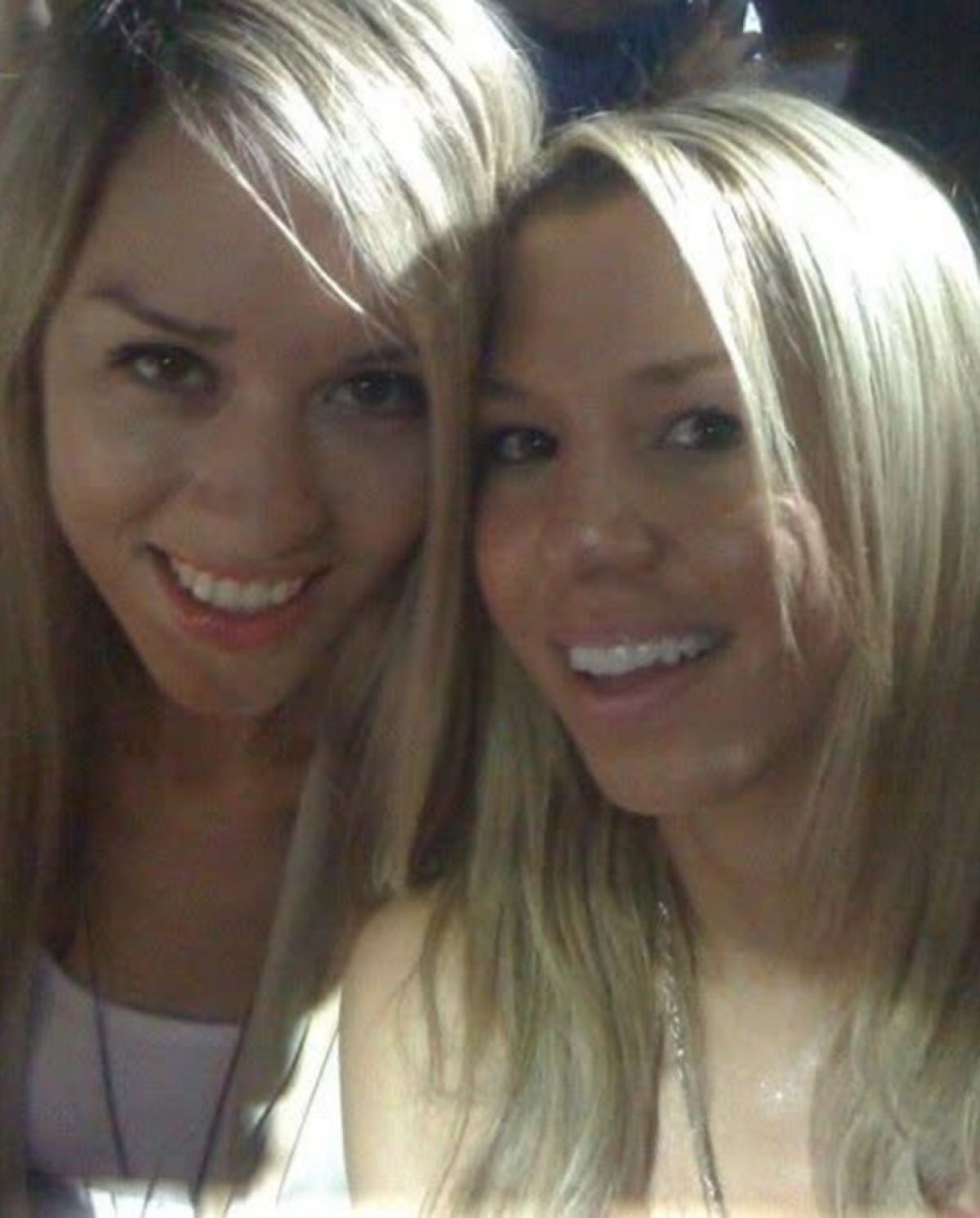 Η Αλεξάνδρα Νικολαΐδου με τη φίλη της, Βάσω