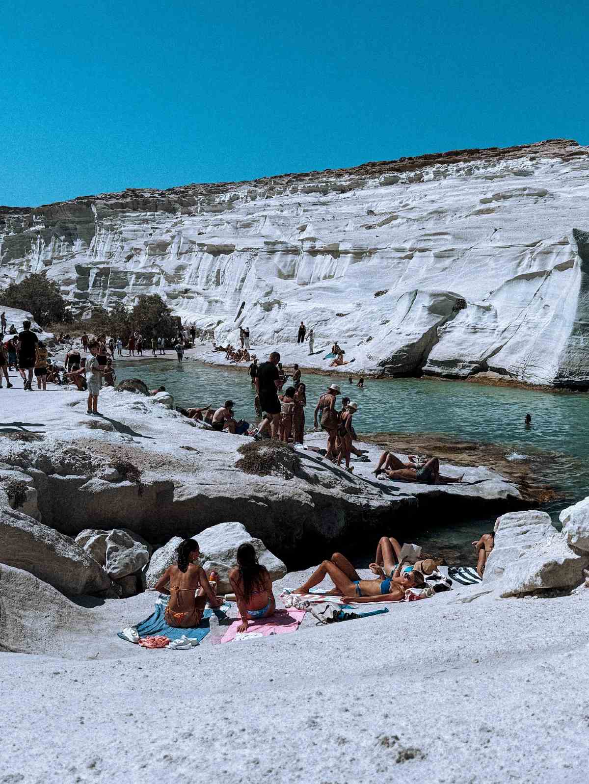 Η ανάρτηση της Αθηνάς Οικονομάκου από τη Μήλο