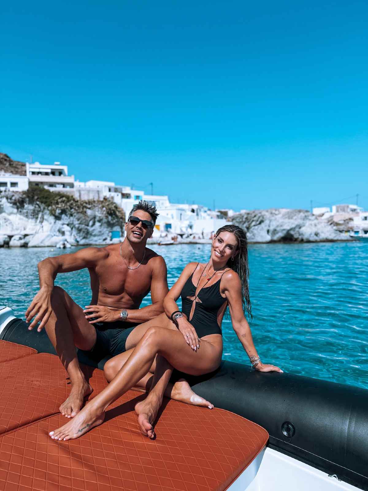 Η Αθηνά Οικονομάκου με τον Μπρούνο Τσερέλα στην Κίμωλο