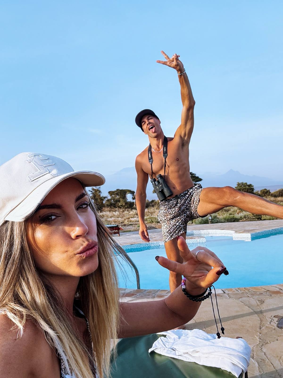 Οικονομάκου - Τσερέλα: Συνεχίζουν τις διακοπές τους στην Αφρική – Οι πόζες με μαγιό σε εντυπωσιακή πισίνα