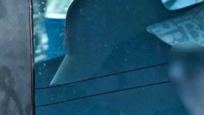 Παλαιό Φάληρο: Με σκυμμένο το κεφάλι στον ανακριτή η 32χρονη μητέρα (Φωτογραφίες)