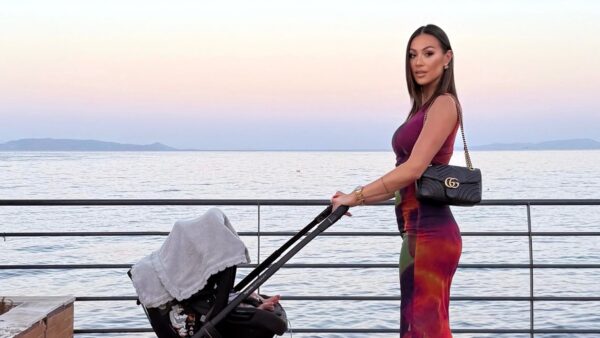 Η Δώρα Παντέλη βόλτα με τον γιο της