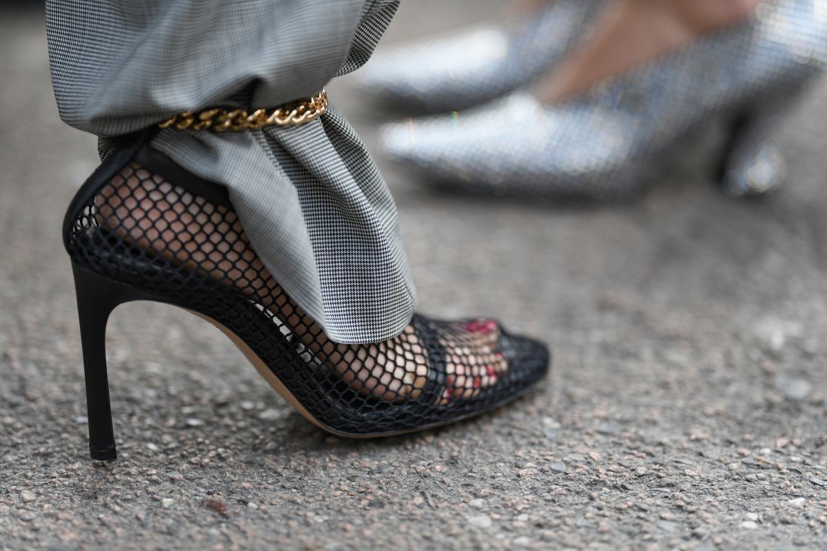 παντελόνι με ψηλοτάκουνα