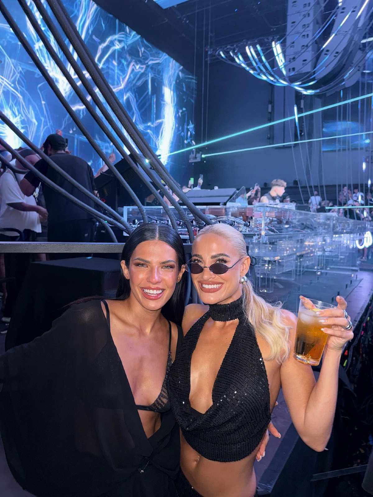 Η Στέλλα Πάσσαρη με την Ιωάννα Τούνη