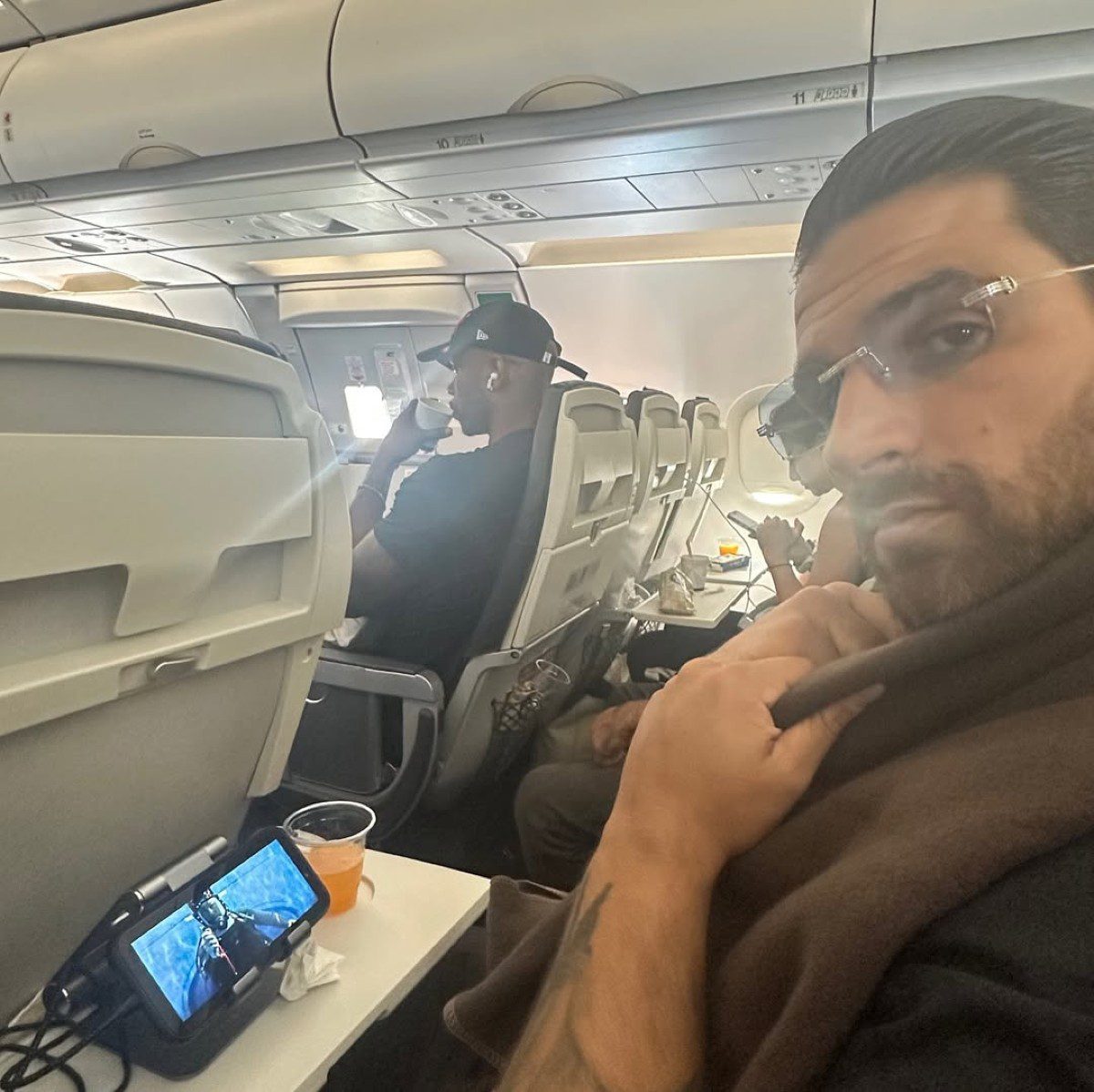 Ο Ετεοκλής Παύλου στο αεροπλάνο