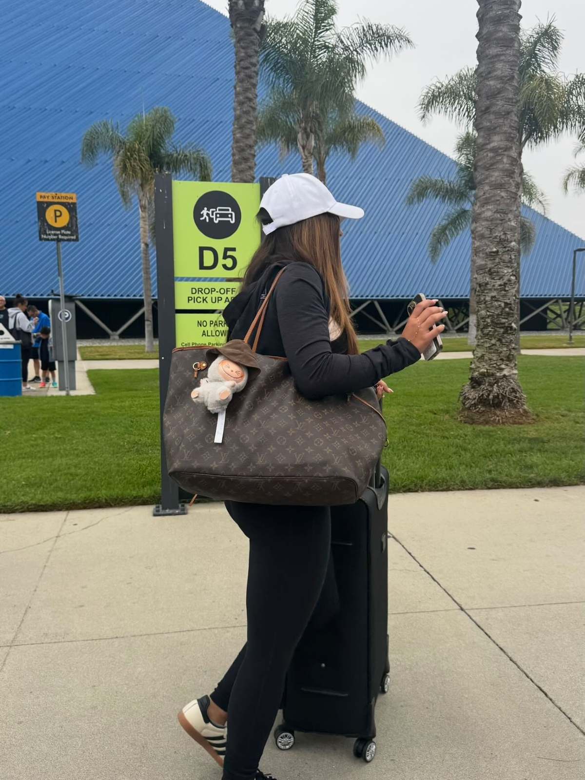 Η κόρη της Ελένης Πετρουλάκη, Μίλα