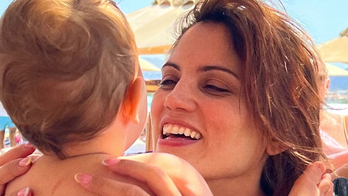 Η Μαίρη Συνατσάκη με την κόρη της