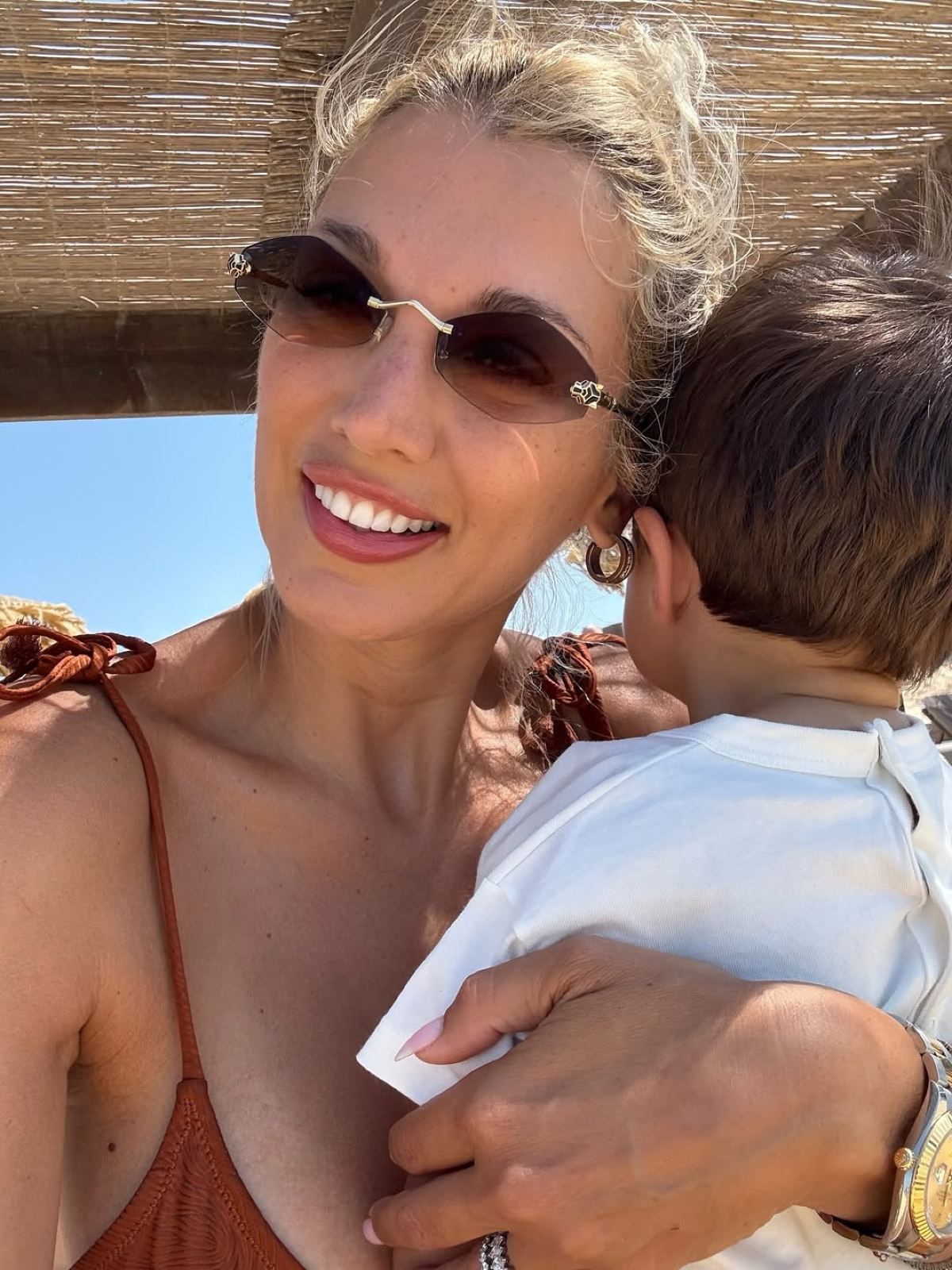 Η Κωνσταντίνα Σπυροπούλου με τον γιο της