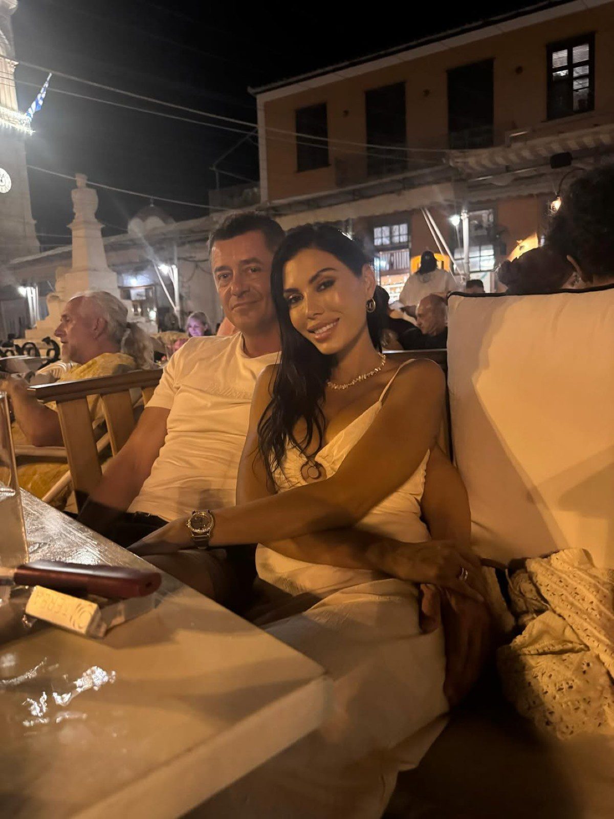 Η Ιωάννα Μπούκη και ο Αντώνης Σρόιτερ σε βραδινή έξοδο