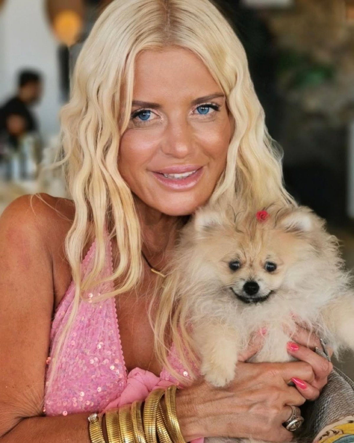 Η Μαρίνα Σταυράκη με τον σκύλο της