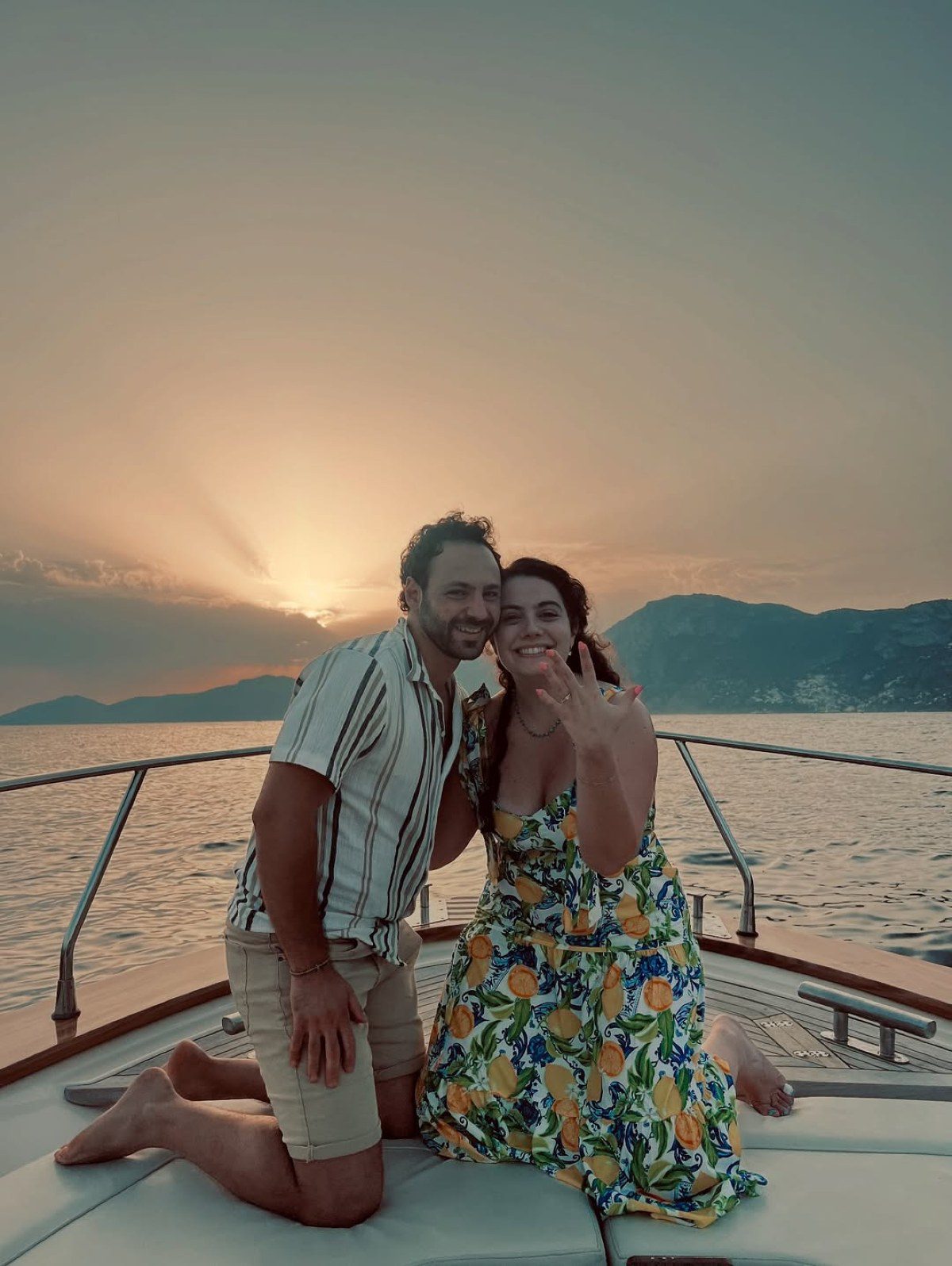 Η Στέφανη Χαραλάμπους και ο σύντροφός της σε σκάφος