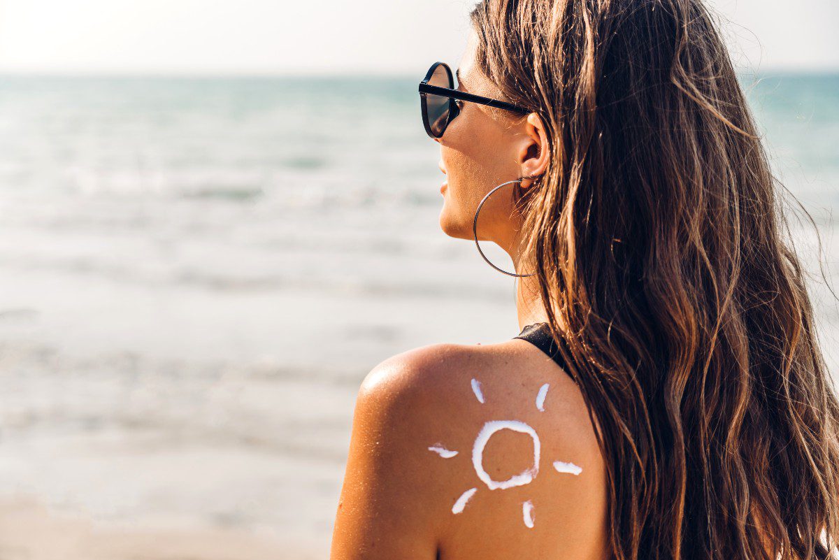 κορίτσι στη θάλασσα