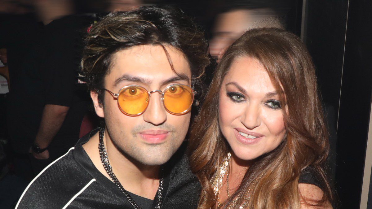 Ο Δημήτρης Σχοινάς και η μητέρα του Καίτη Γαρμπή