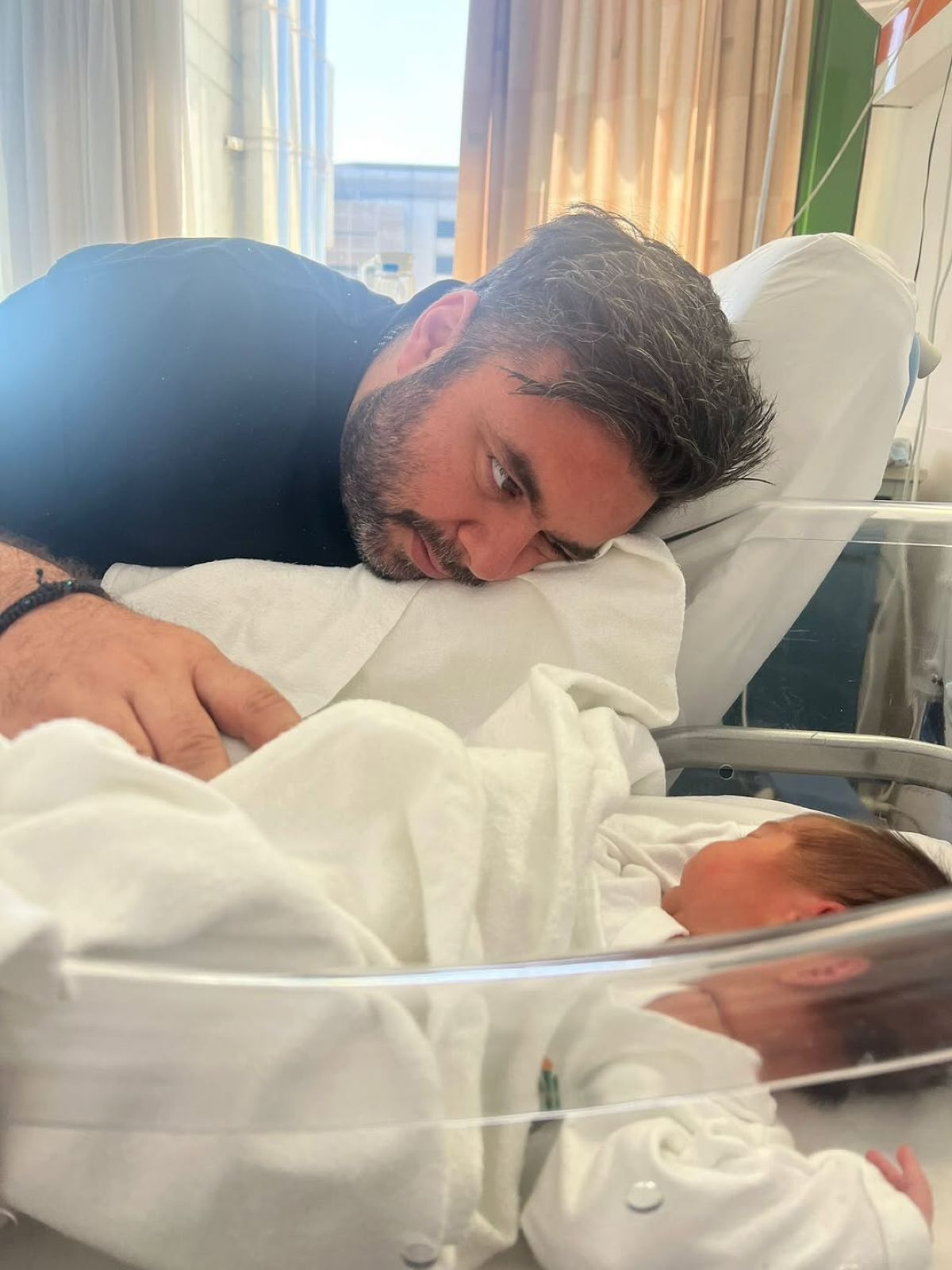 Ο Τεό Τζίμας με τον γιο του