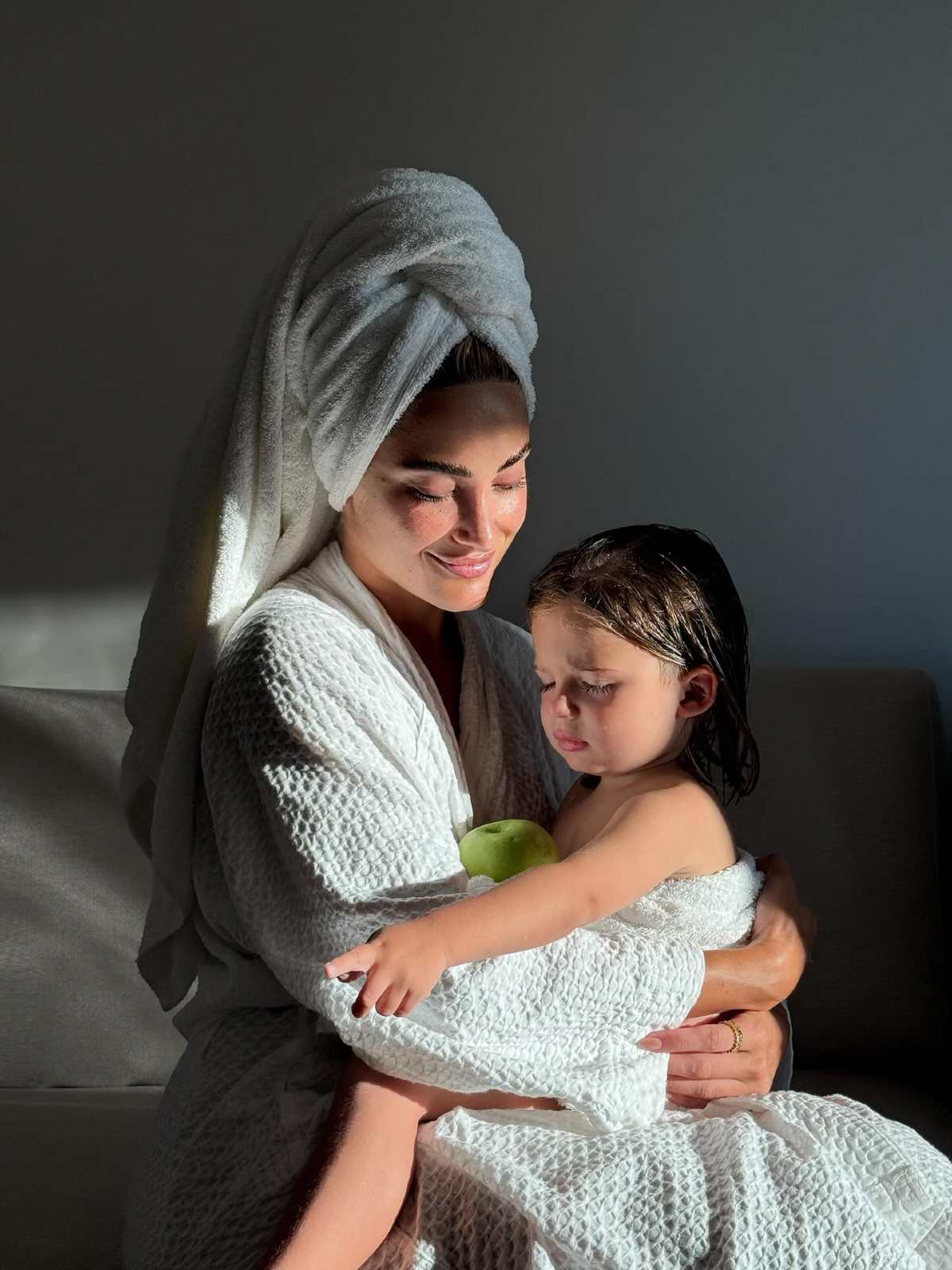 Η Ιωάννα Τούνη με τον γιο της, Πάρη