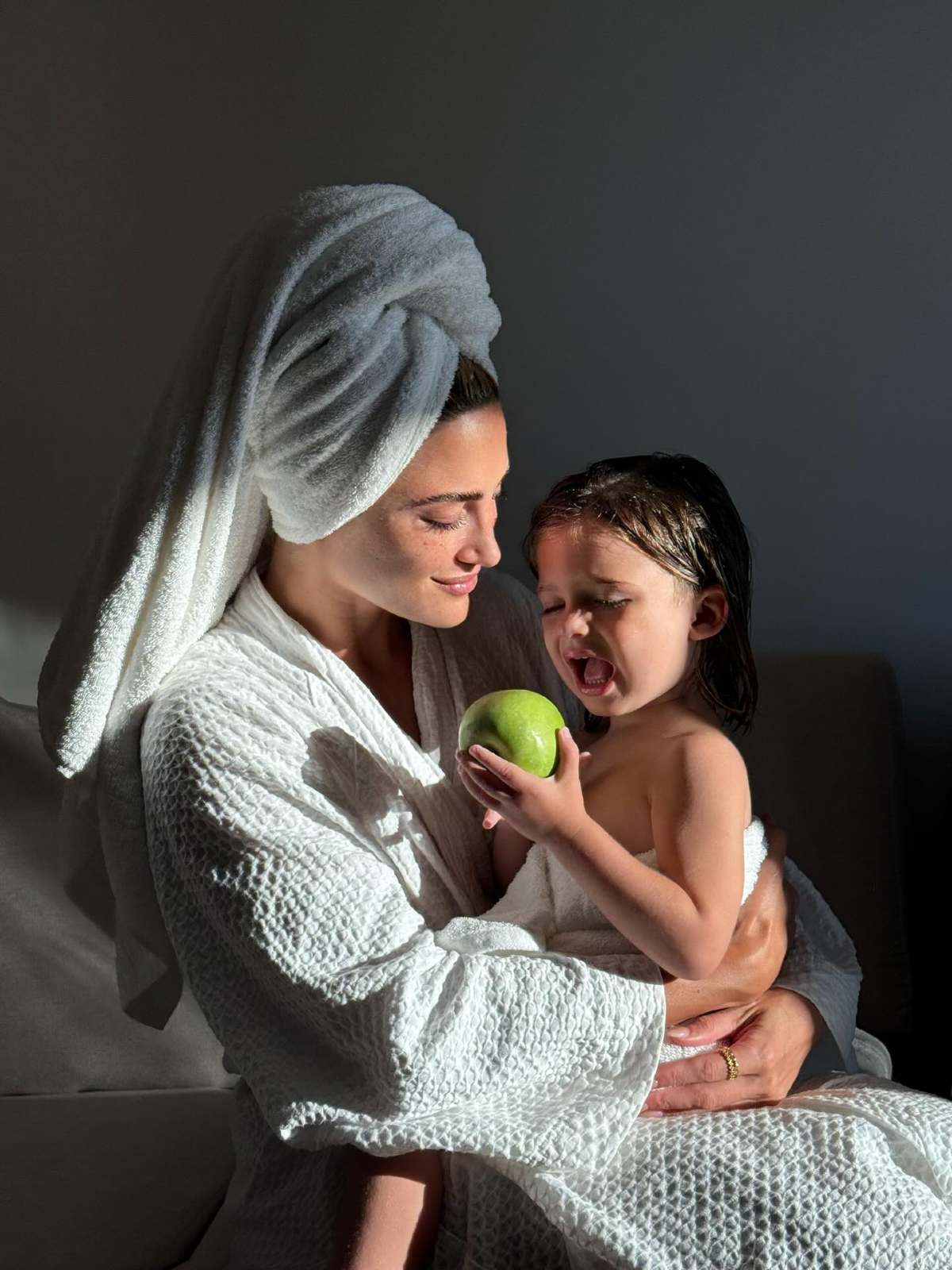 Η Ιωάννα Τούνη με τον γιο της, Πάρη