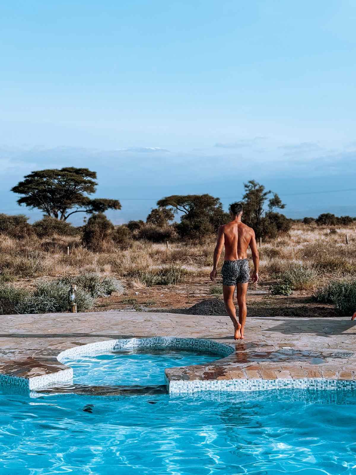 Οικονομάκου - Τσερέλα: Συνεχίζουν τις διακοπές τους στην Αφρική – Οι πόζες με μαγιό σε εντυπωσιακή πισίνα