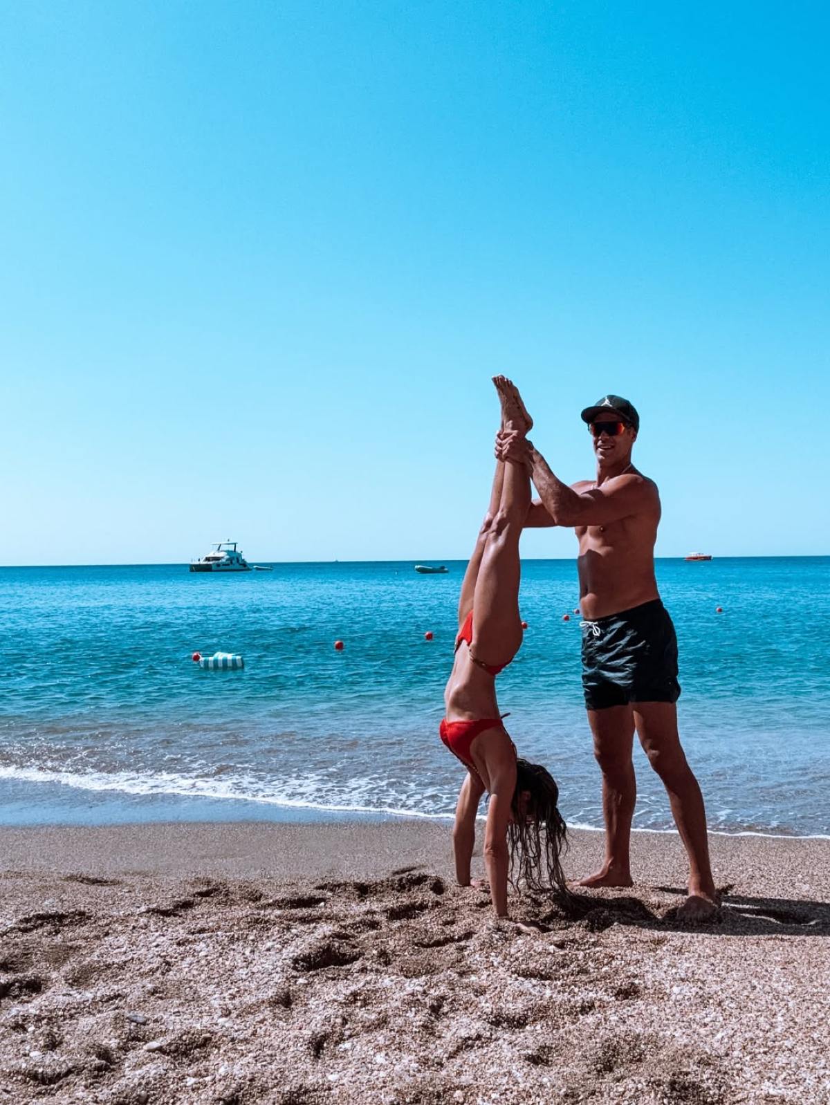 Η Αθηνά Οικονομάκου με τον Μπρούνο Τσερέλα στη Μήλο