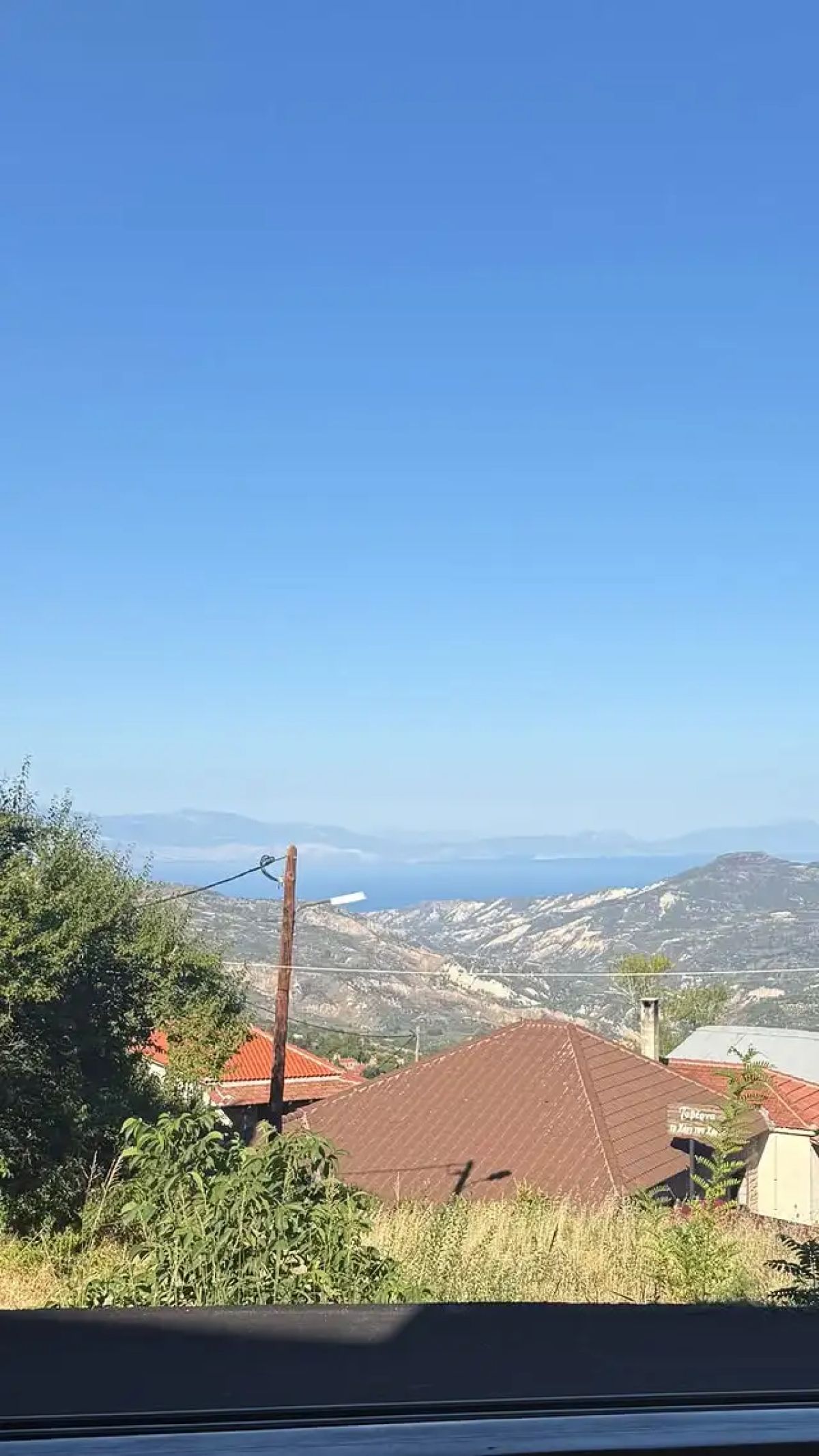 Η θέα στα Τρίκαλα Κορινθίας