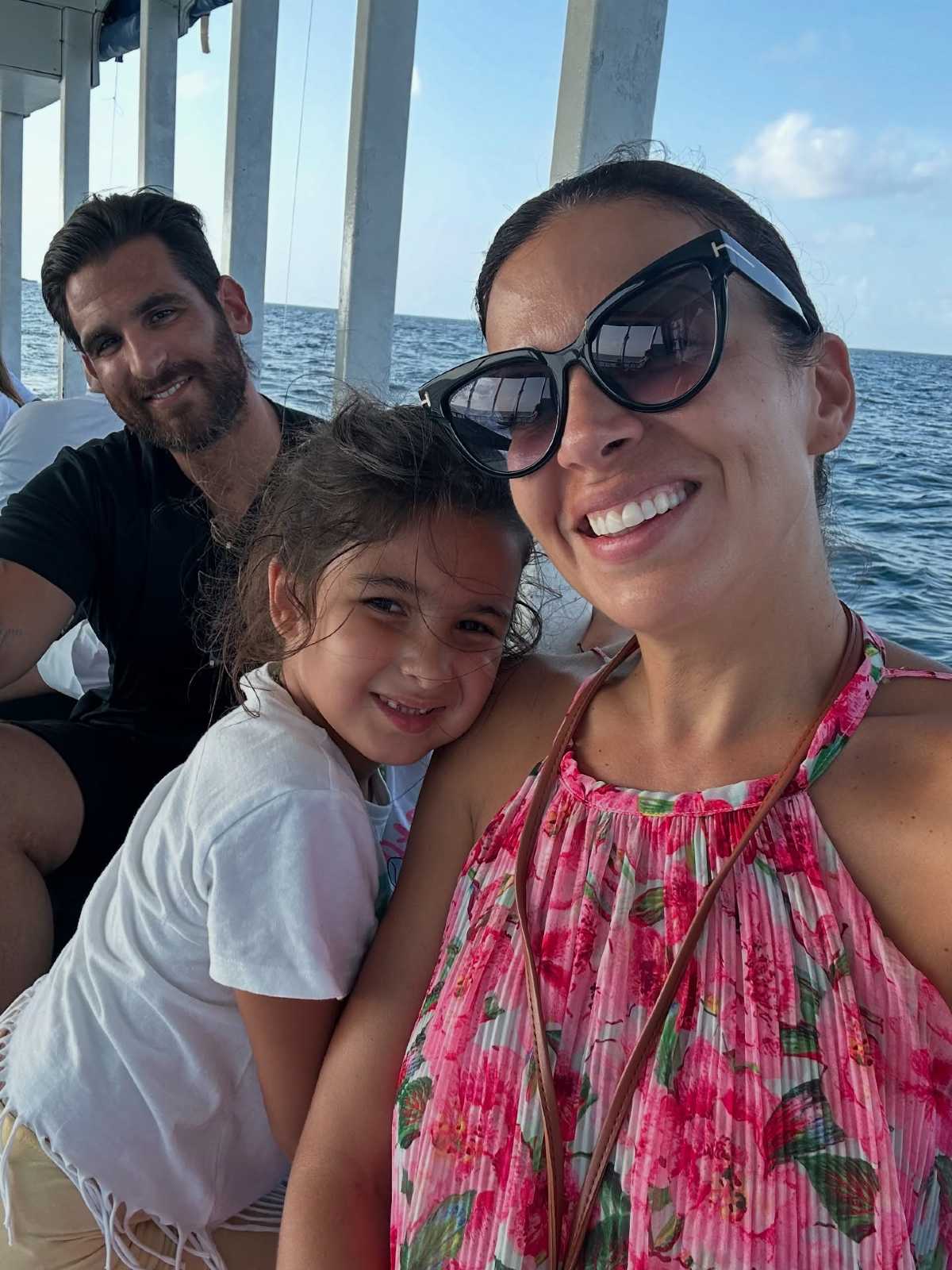 Η Ελένη Χατζίδου με τον Ετεοκλή Παύλου και την κόρη της