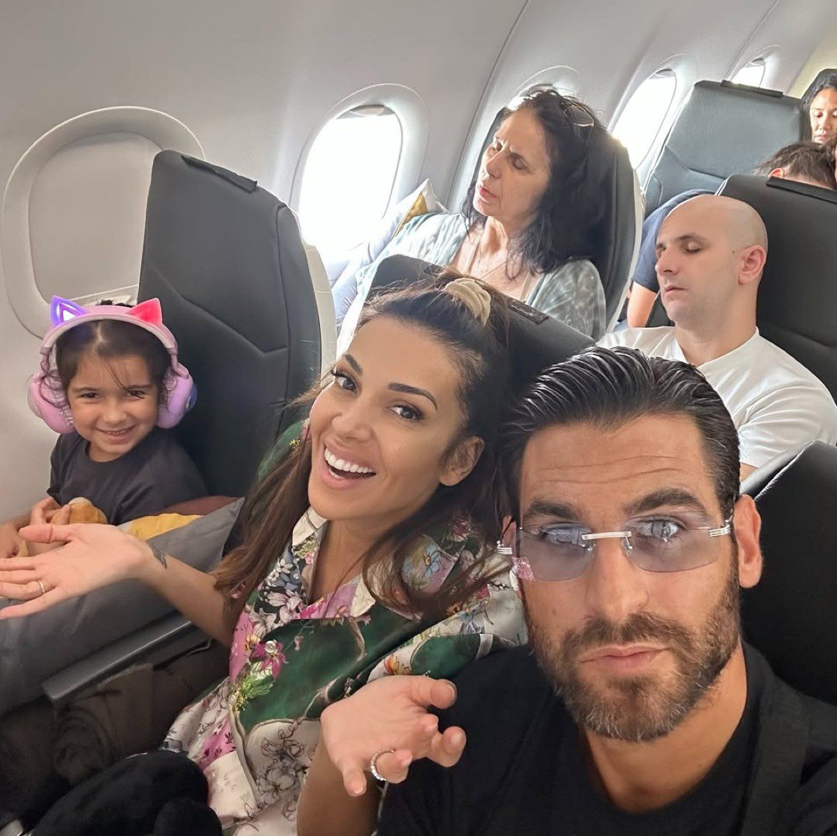 Η οικογένεια Χατζίδου - Παύλου στο αεροπλάνο