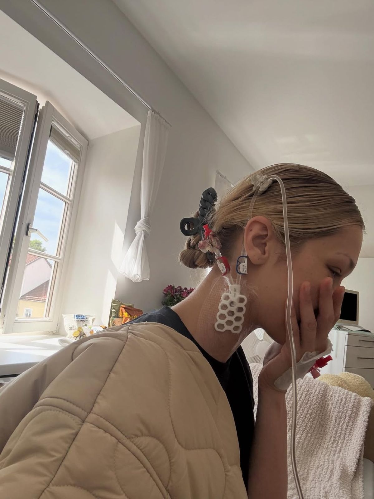 Η Μπέλα Χαντίντ στο νοσοκομείο