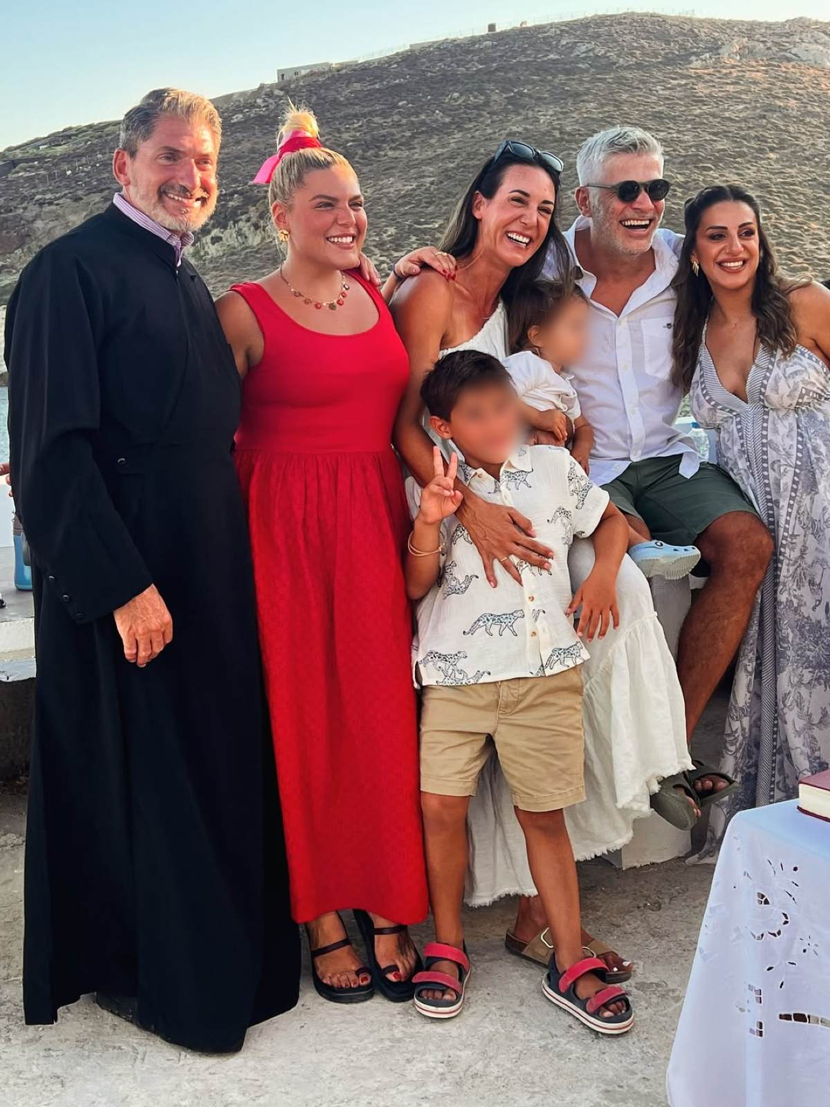 Νονά η Δανάη Μπάρκα