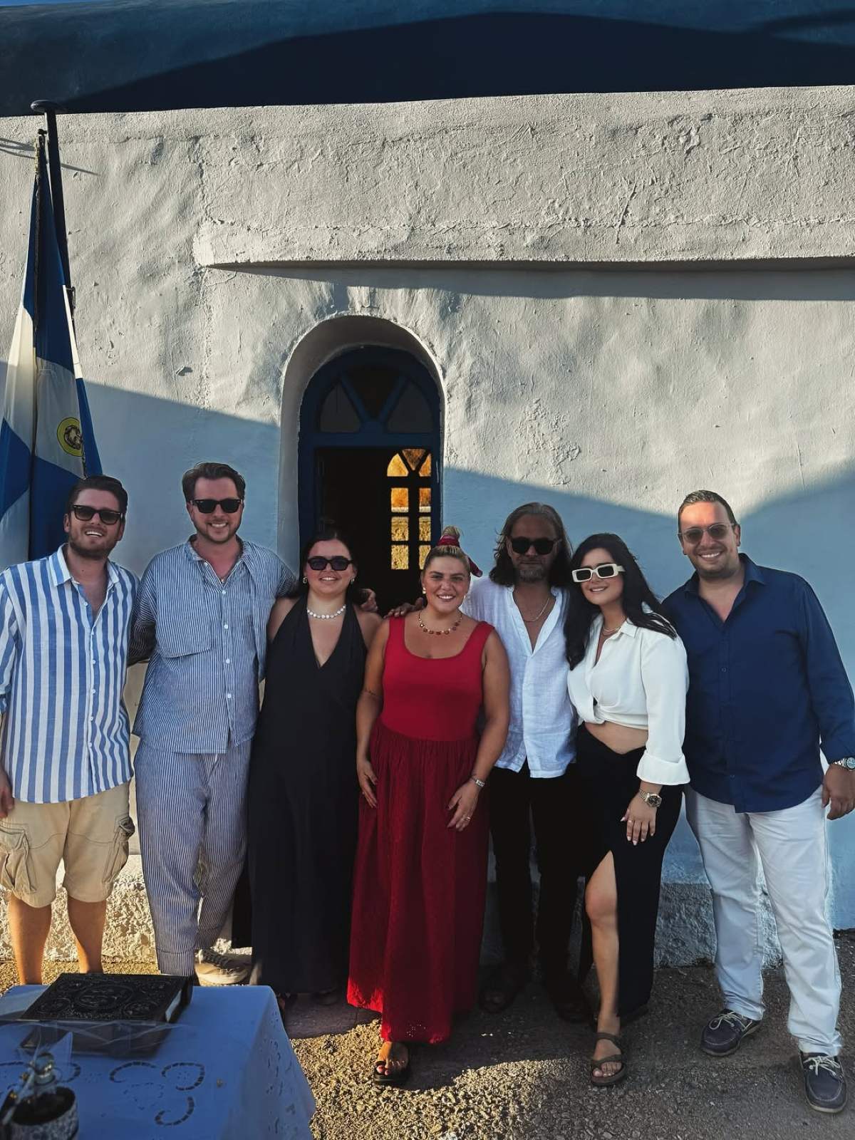 Νονά η Δανάη Μπάρκα