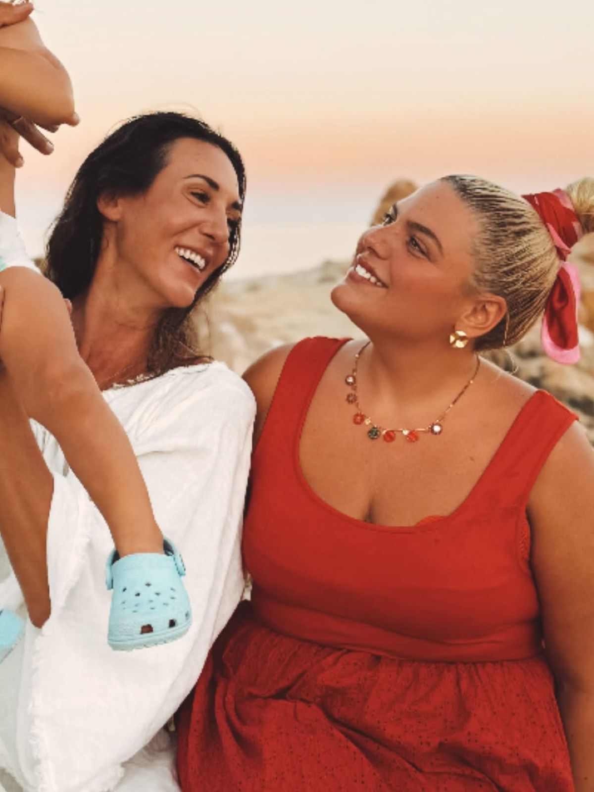 Νονά η Δανάη Μπάρκα