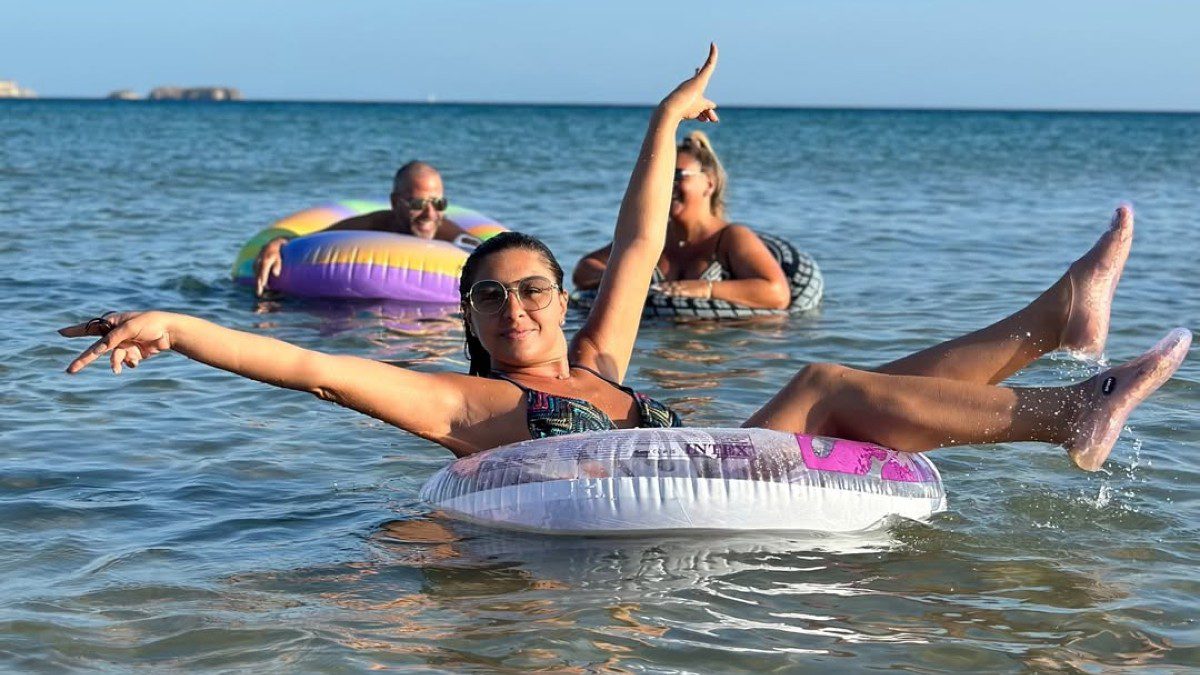 Η Έλενα Παπαρίζου με μαγιό