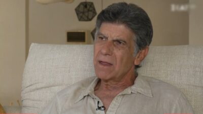 Γιάννης Μπέζος