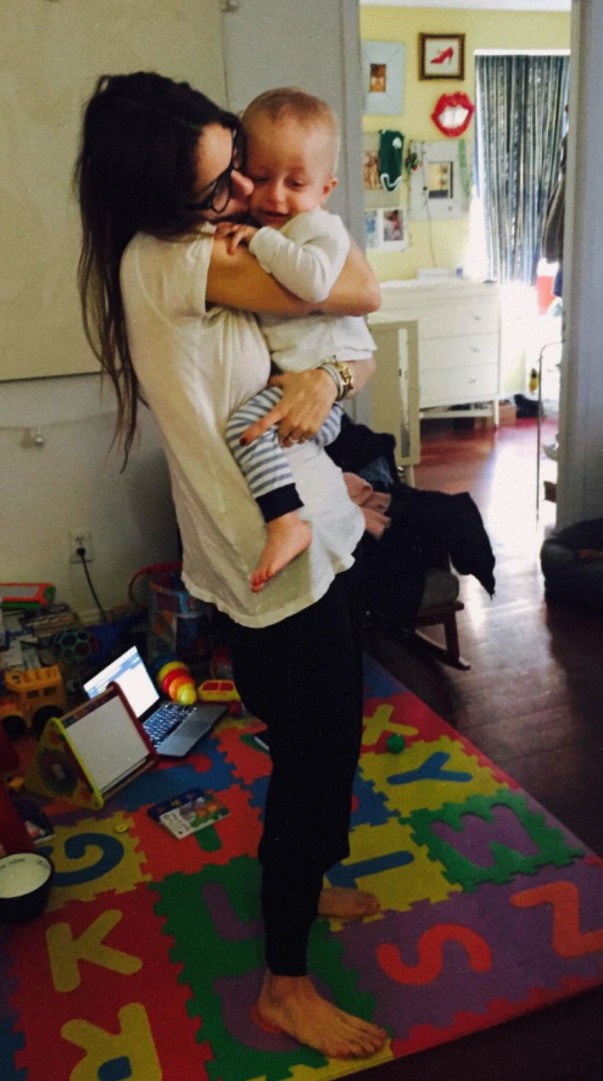 Η Σοφία Καρβέλα με το γιο της