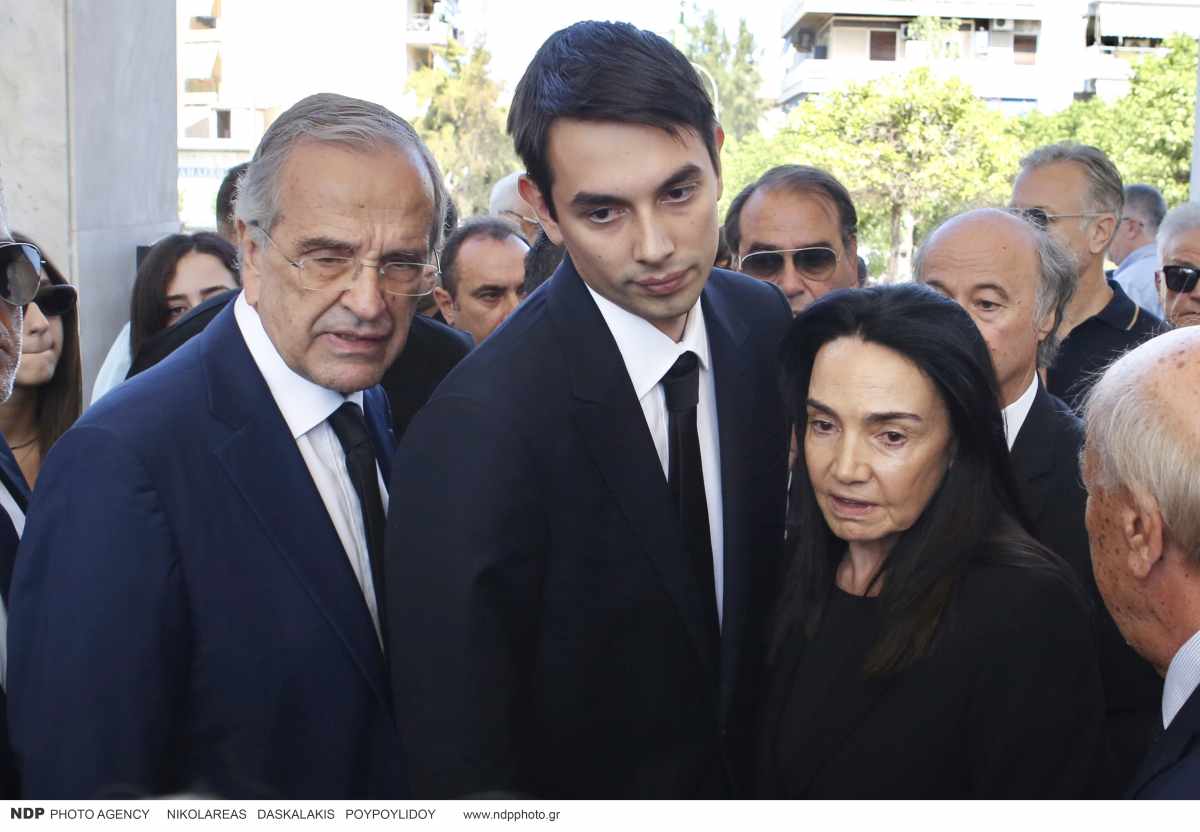 Λένα Σαμαρά: Σε κλίμα συγκίνησης το μνημόσυνο για τις 40 ημέρες από τον θάνατό της (Φωτογραφίες)