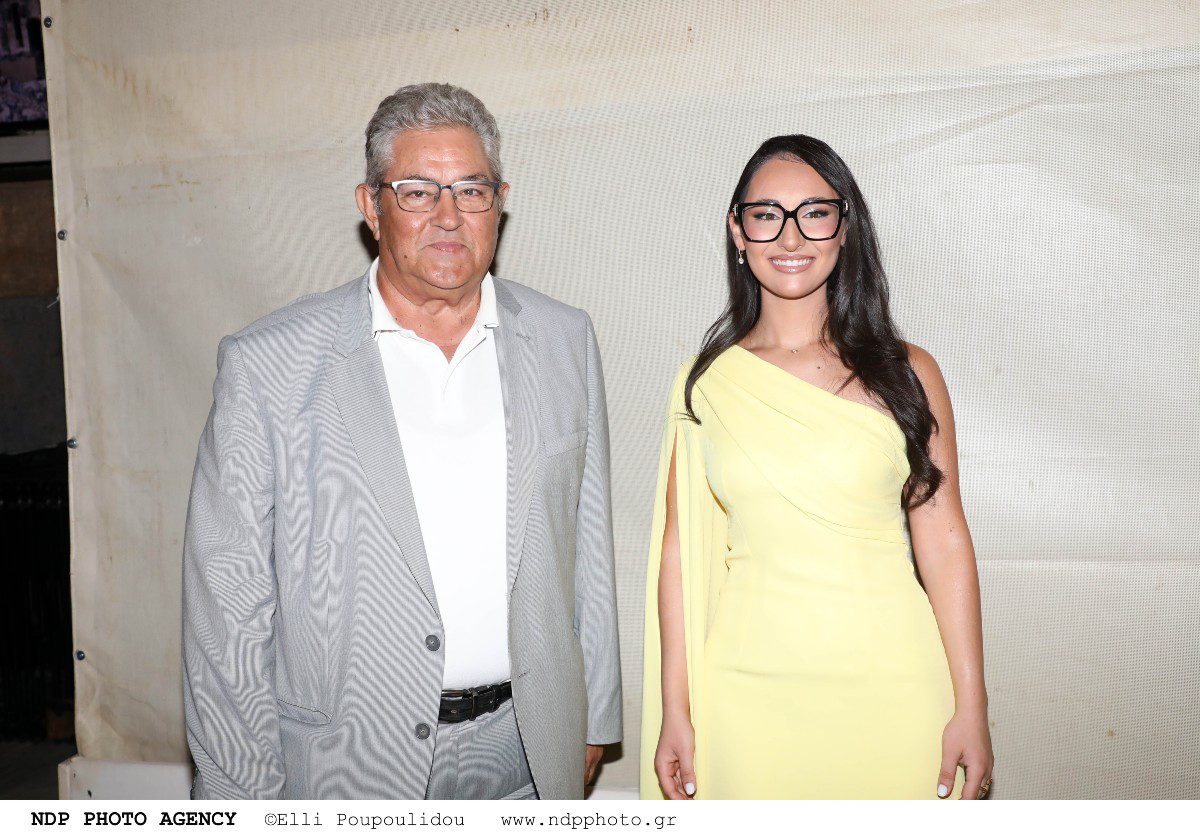 Klavdia, Δημήτρης Κουτσούμπας