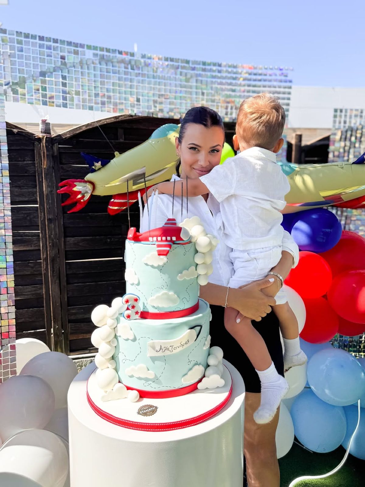 Λάουρα Νάργες: Γενέθλια για το γιο της