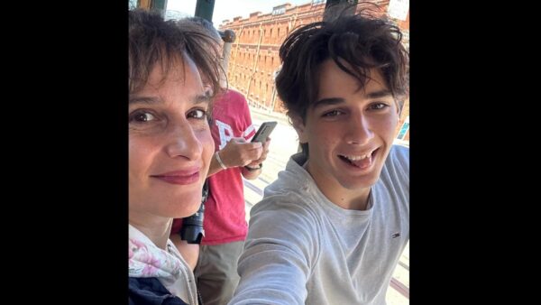Η Μαρίνα Καλογήρου με το γιο της