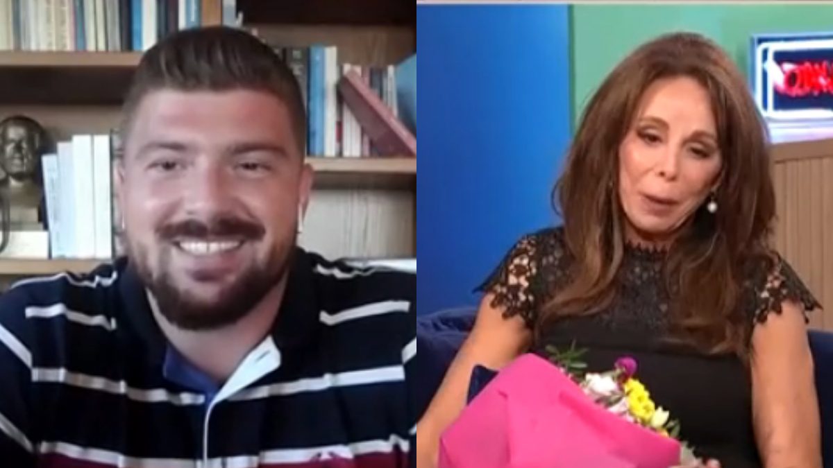 Η Βούλα Πατουλίδου με το γιο της