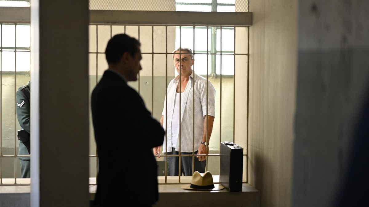 Ο Κυριάκος στην φυλακή