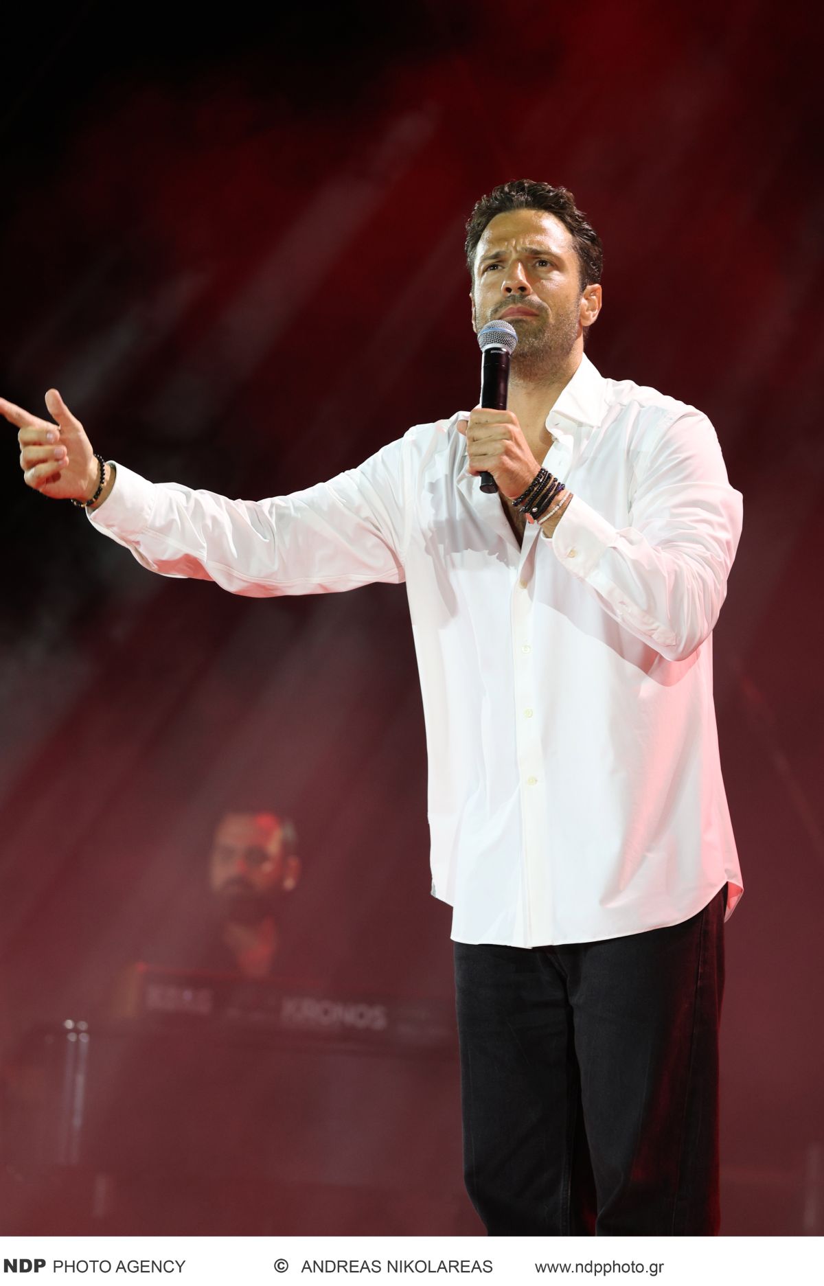 Η Αλεξάνδρα Νίκα και ο Κωνσταντίνος Αργυρός στο Καλλιμάρμαρο για την αφιερωματική νύχτα στον Στέλιο Καζαντζίδη