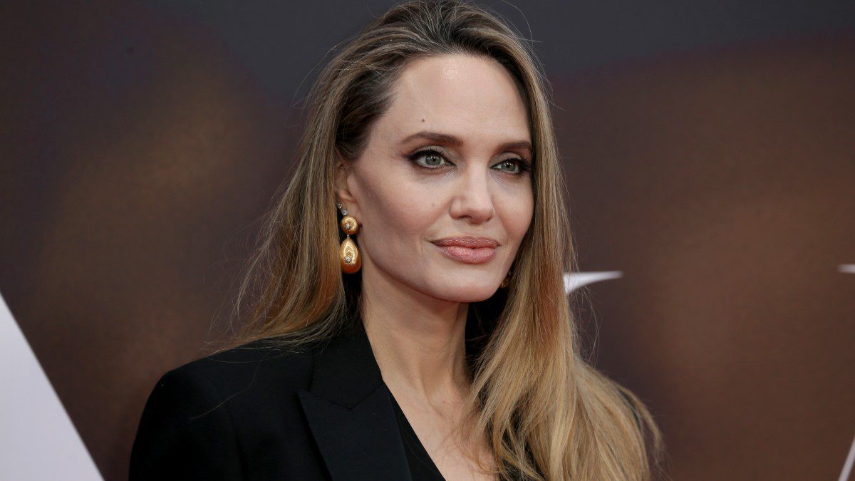 H Αντζελίνα Τζολί στο κόκκινο χαλί