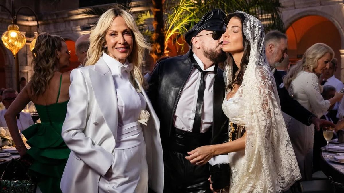 Η Άννα Βίσση στη βάπτιση του Γιάννης Κούστα