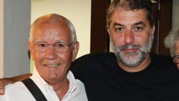 Ο Βασίλης Μπισμπίκης με τον πατέρα του, Μιχάλη